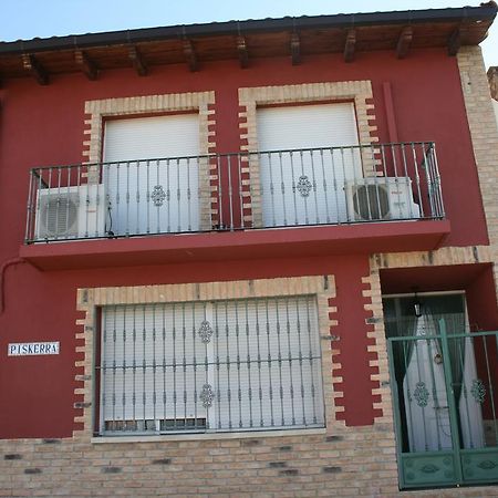 Апартаменти Vivienda Turistica Rural Piskerra Carcastillo Номер фото