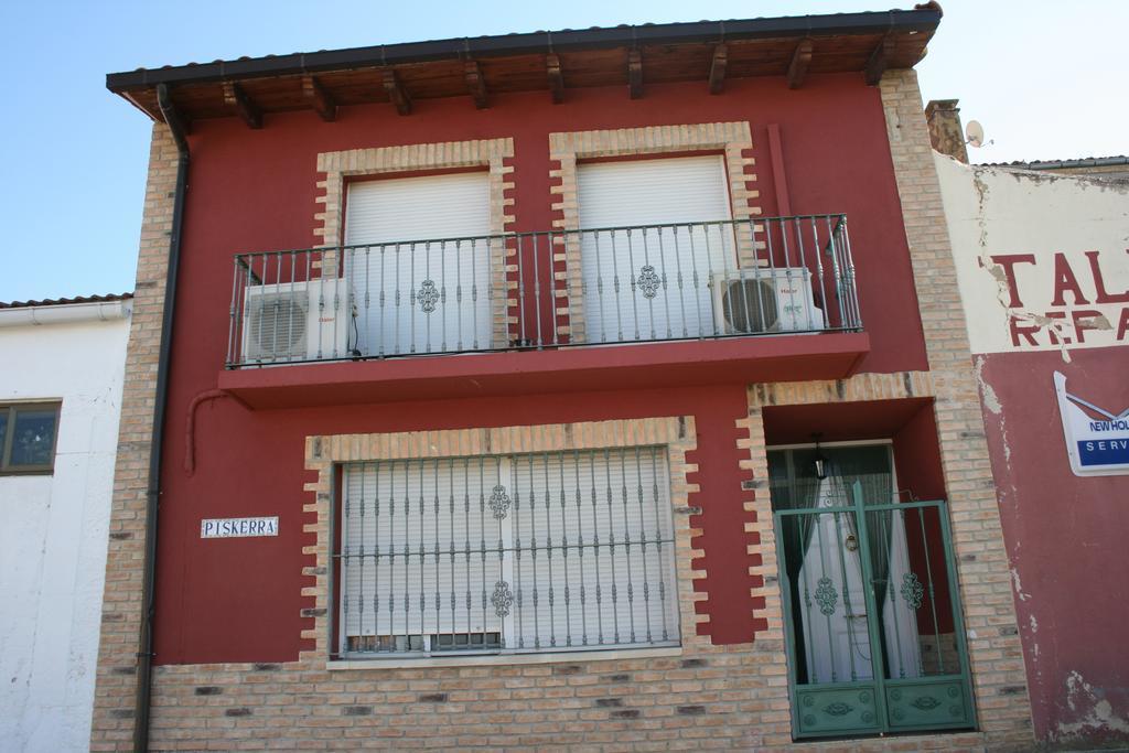 Апартаменти Vivienda Turistica Rural Piskerra Carcastillo Номер фото